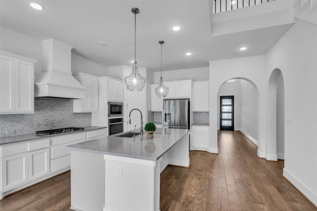 16 Clearview Terrace Place, The Woodlands, TX 77375