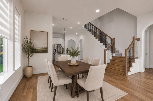 16 Clearview Terrace Place, The Woodlands, TX 77375