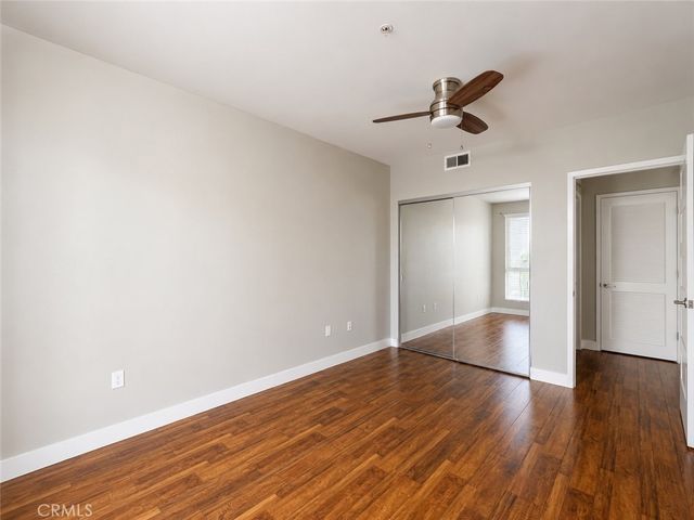 21301 Erwin Street 322, Woodland Hills, CA 91367