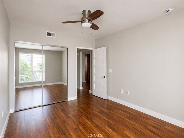 21301 Erwin Street 322, Woodland Hills, CA 91367