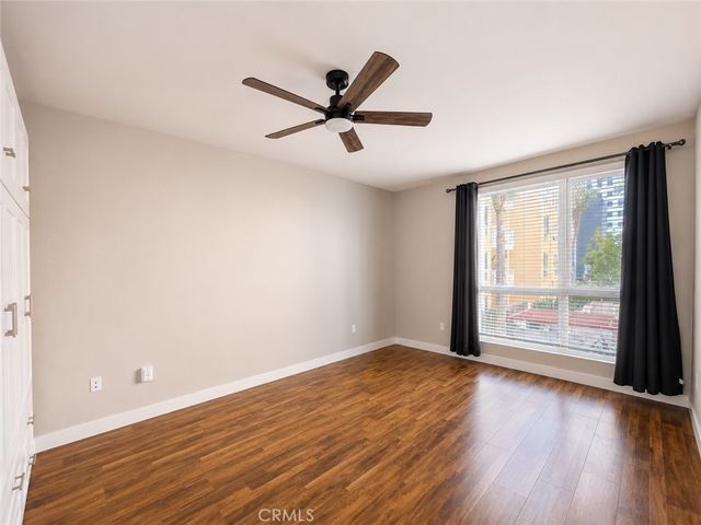 21301 Erwin Street 322, Woodland Hills, CA 91367