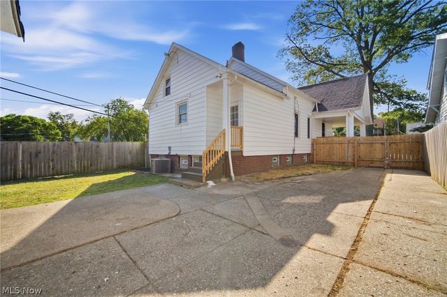 16200 Ernadale Avenue, Cleveland, OH 44111
