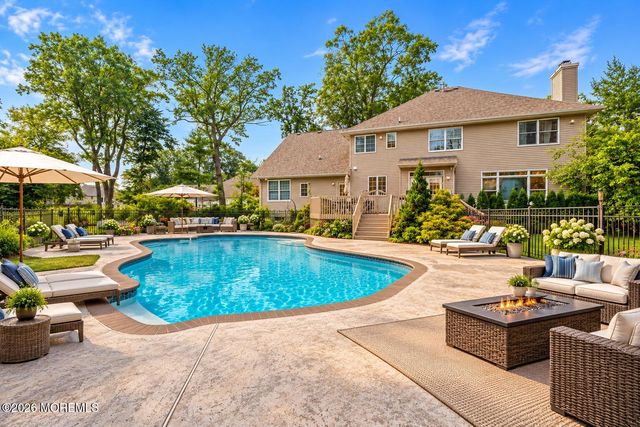 21 Old Queens Court, Eatontown, NJ 07724