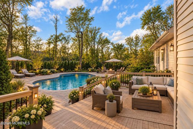 21 Old Queens Court, Eatontown, NJ 07724