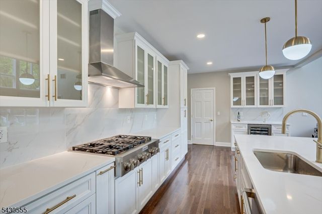 270 Mountain Rd, Bernards Twp., NJ 07920