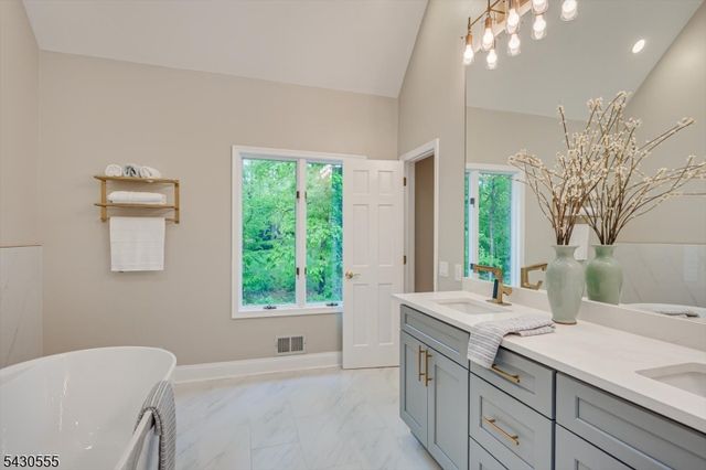 270 Mountain Rd, Bernards Twp., NJ 07920