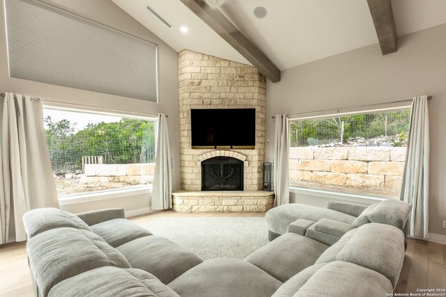 225 Arrowhead Lane, Pipe Creek, TX 78063