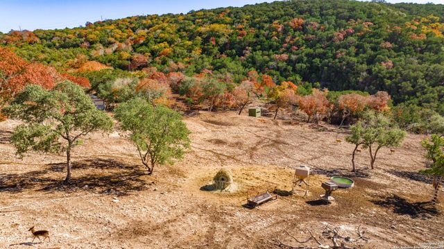 225 Arrowhead Lane, Pipe Creek, TX 78063