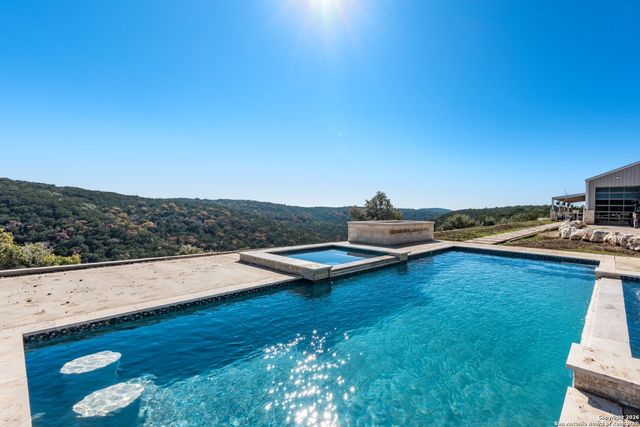 225 Arrowhead Lane, Pipe Creek, TX 78063