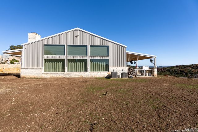 225 Arrowhead Lane, Pipe Creek, TX 78063