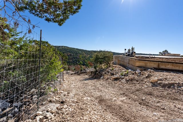 225 Arrowhead Lane, Pipe Creek, TX 78063