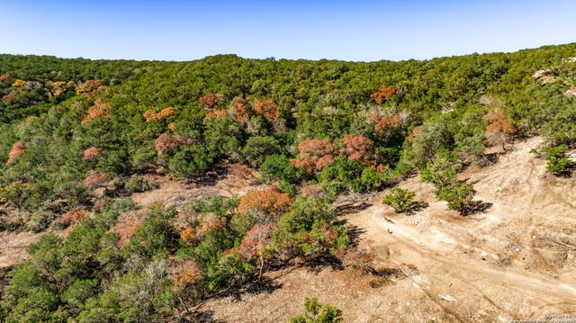 225 Arrowhead Lane, Pipe Creek, TX 78063