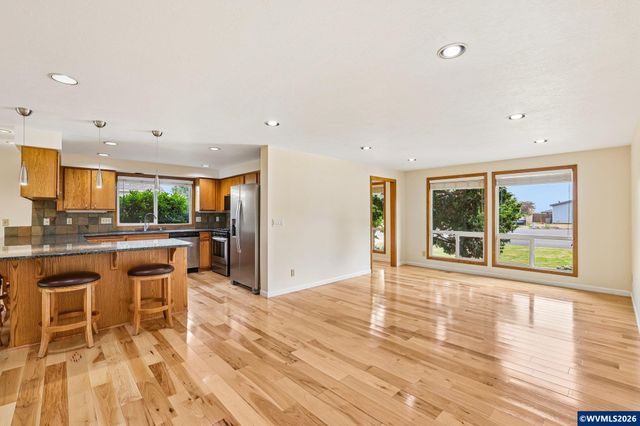 3495 Oak St, Hubbard, OR 97032