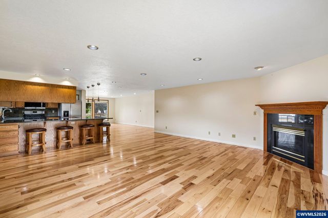 3495 Oak St, Hubbard, OR 97032
