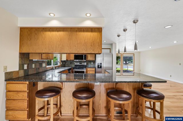 3495 Oak St, Hubbard, OR 97032