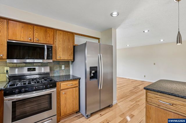 3495 Oak St, Hubbard, OR 97032
