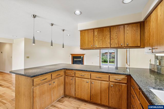 3495 Oak St, Hubbard, OR 97032