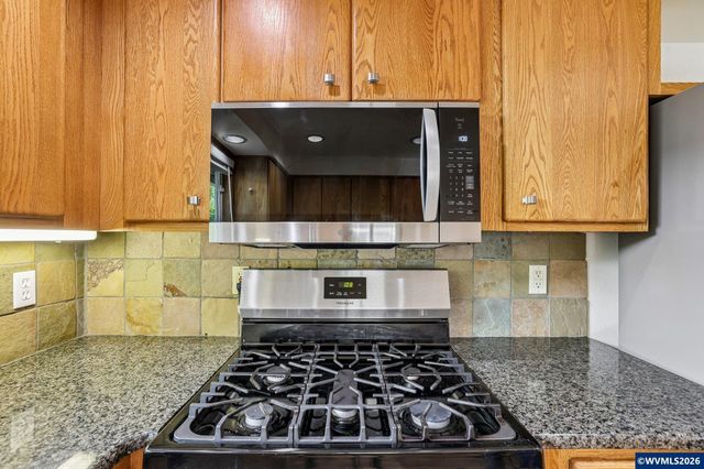 3495 Oak St, Hubbard, OR 97032