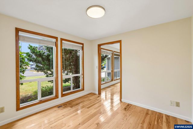 3495 Oak St, Hubbard, OR 97032