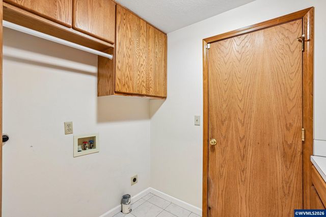 3495 Oak St, Hubbard, OR 97032