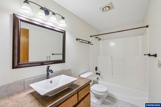 3495 Oak St, Hubbard, OR 97032