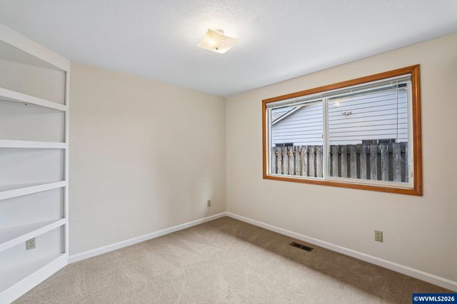 3495 Oak St, Hubbard, OR 97032
