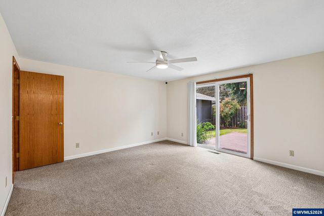 3495 Oak St, Hubbard, OR 97032