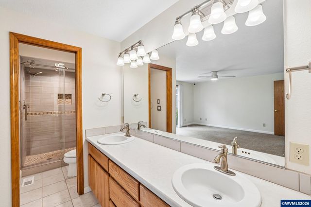 3495 Oak St, Hubbard, OR 97032