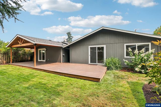 3495 Oak St, Hubbard, OR 97032