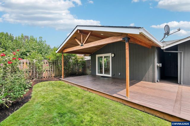 3495 Oak St, Hubbard, OR 97032
