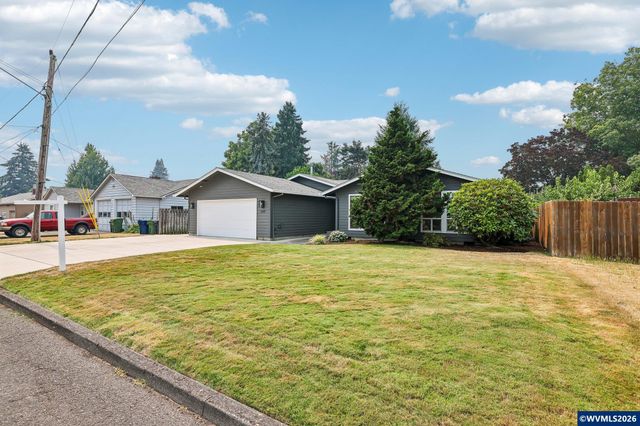 3495 Oak St, Hubbard, OR 97032