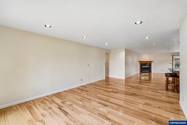 3495 Oak St, Hubbard, OR 97032
