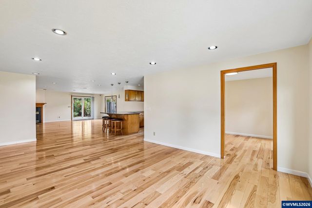 3495 Oak St, Hubbard, OR 97032
