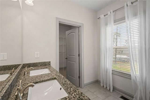 5960 Langdale Chase, Douglasville, GA 30135