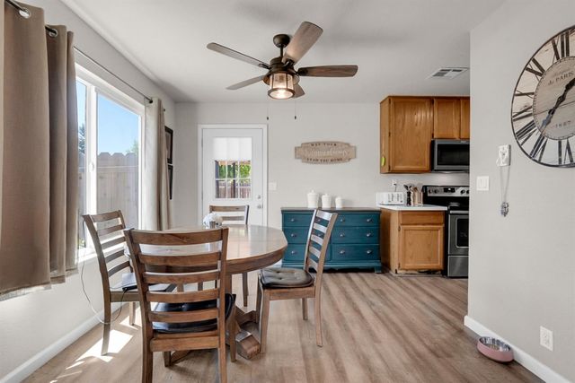5713 Prince Edward Ln, Riverbank, CA 95367
