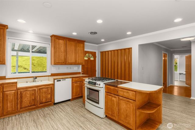 2501 SW 112th Street, Seattle, WA 98146