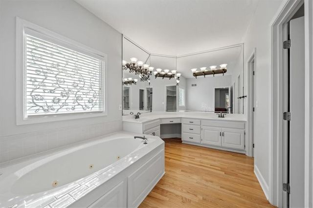 704 NE Ashmont Place, Lee's Summit, MO 64064