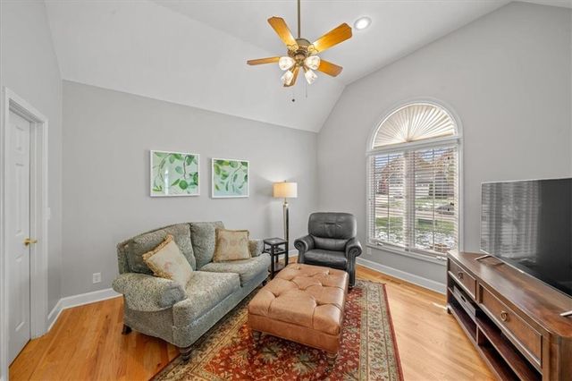 704 NE Ashmont Place, Lee's Summit, MO 64064