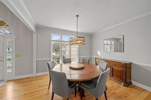 704 NE Ashmont Place, Lee's Summit, MO 64064