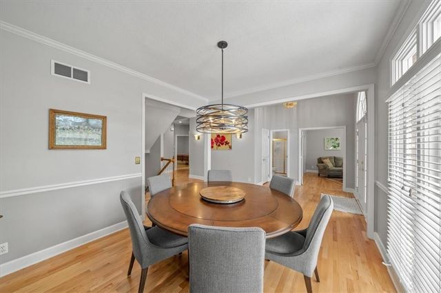 704 NE Ashmont Place, Lee's Summit, MO 64064