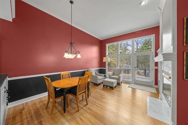 704 NE Ashmont Place, Lee's Summit, MO 64064