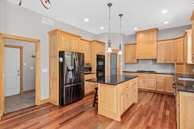 101 8th Avenue SE, Isanti, MN 55040