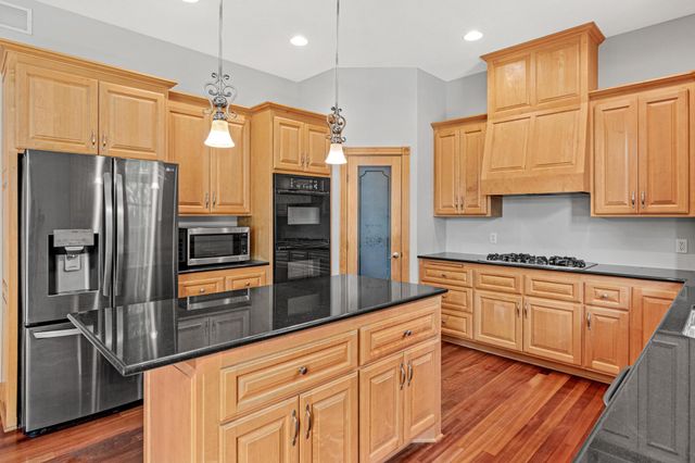 101 8th Avenue SE, Isanti, MN 55040