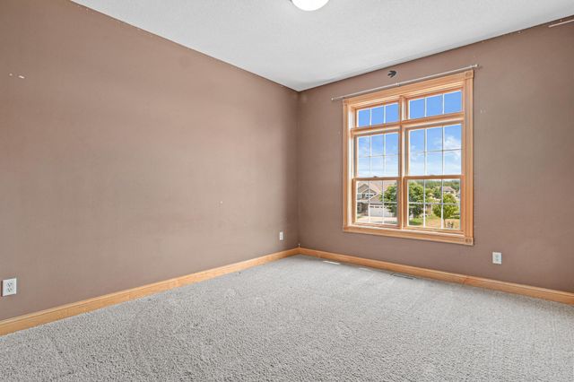 101 8th Avenue SE, Isanti, MN 55040