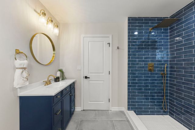 956 S Cadwell Avenue, Elmhurst, IL 60126