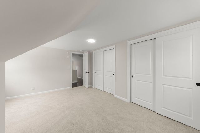 956 S Cadwell Avenue, Elmhurst, IL 60126