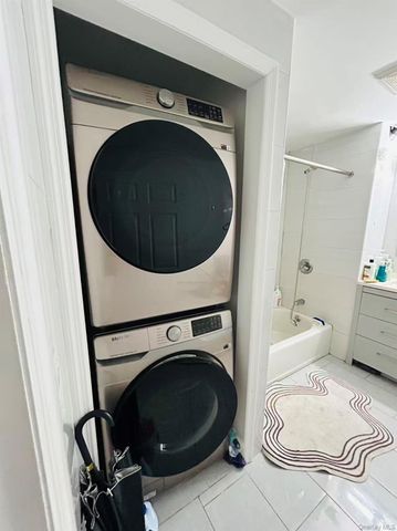 13216 Maple Avenue 3A, Flushing, NY 11355