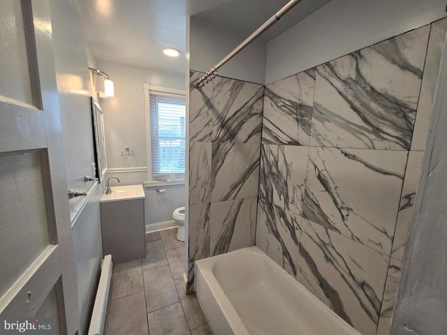 460 SHURS LN, Philadelphia, PA 19128