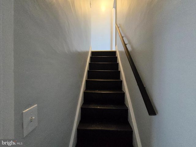 460 SHURS LN, Philadelphia, PA 19128