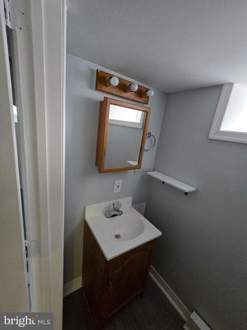 460 SHURS LN, Philadelphia, PA 19128